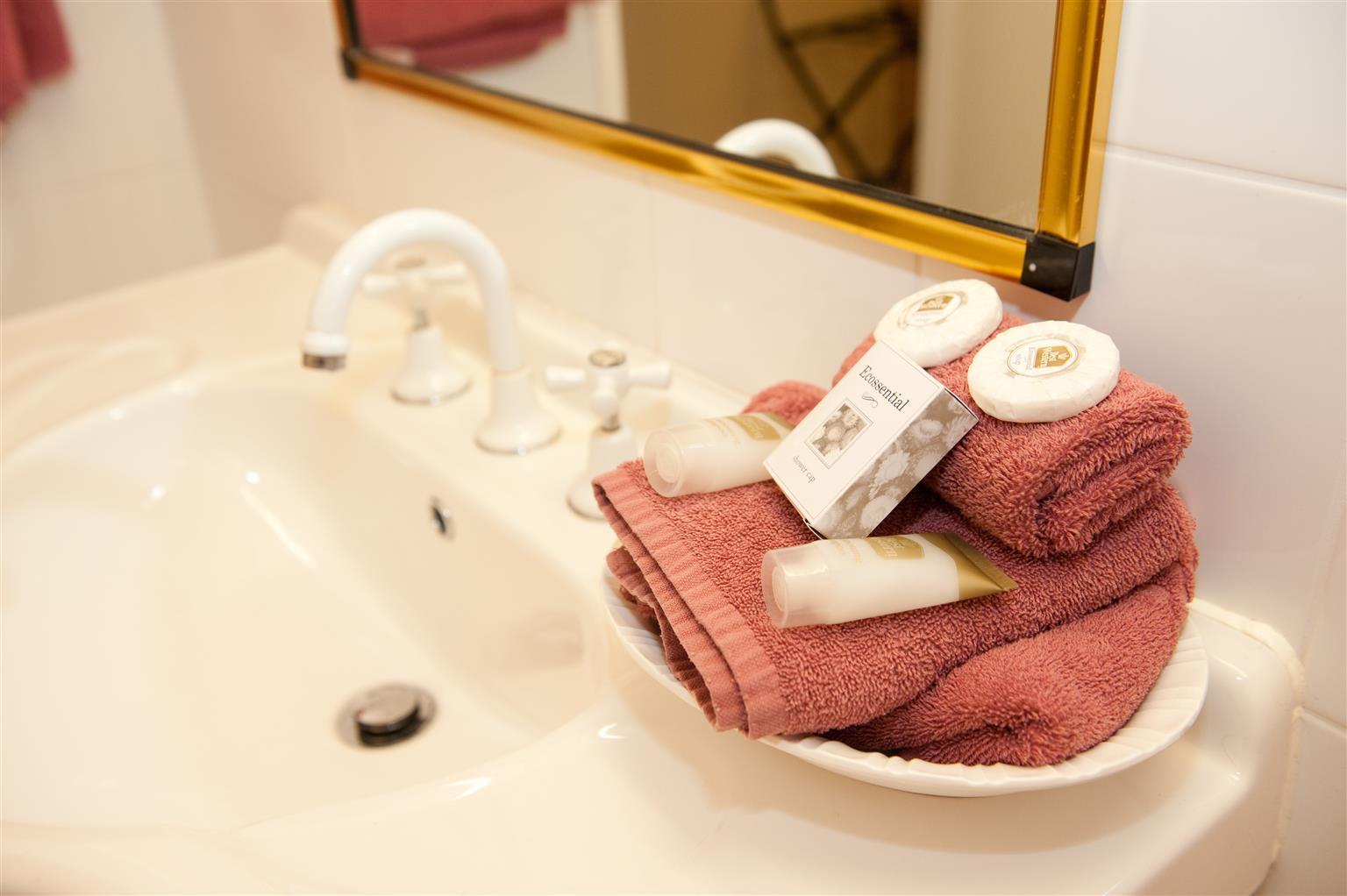 Best Western Balmoral Motor Inn Glenorchy ภายนอก รูปภาพ